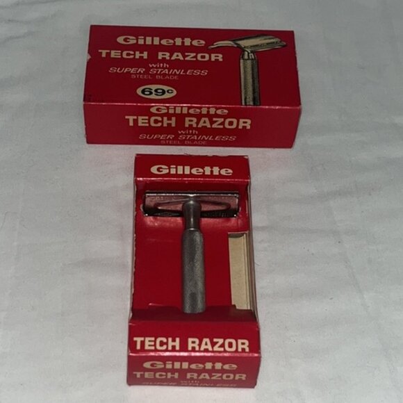 Vintage 1967 Gillette Tech Razor with Super Stainless Steel Blade Unused in Box